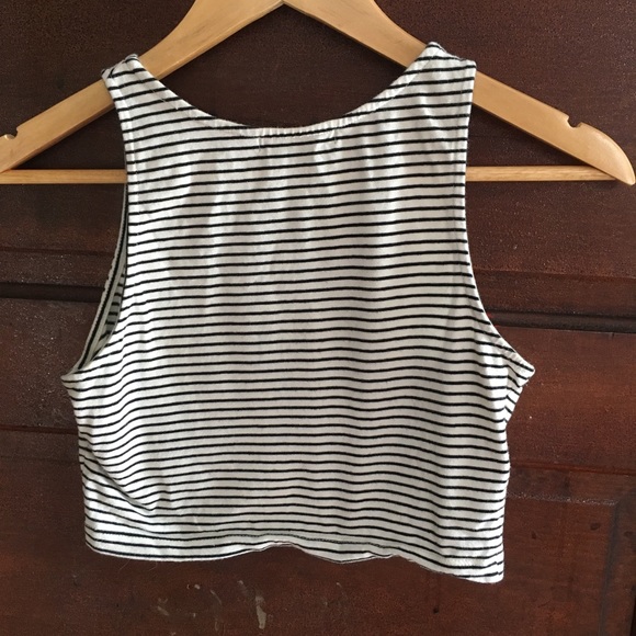 Striped crop top - Picture 3 of 3